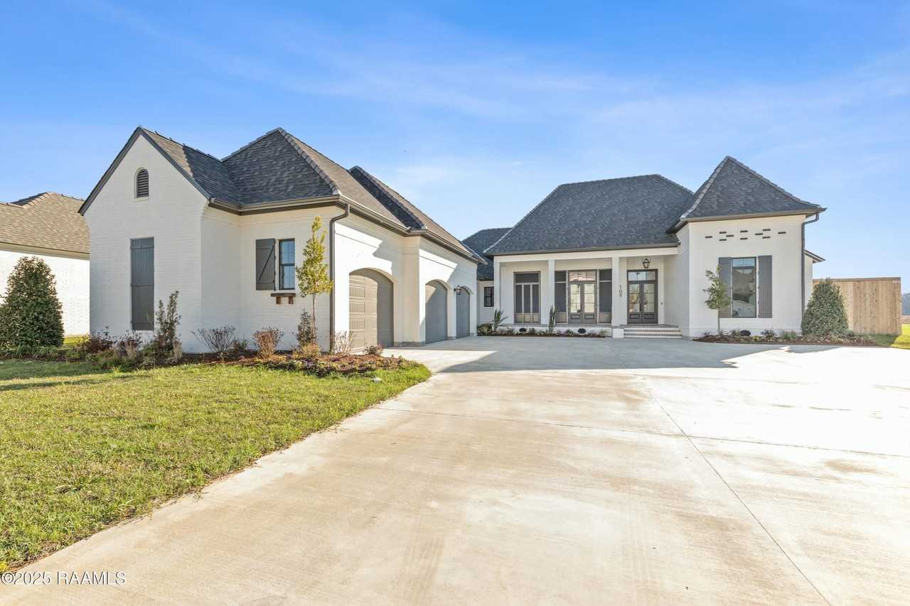 109 Trailing Oaks Dr - Photo 2 of 50