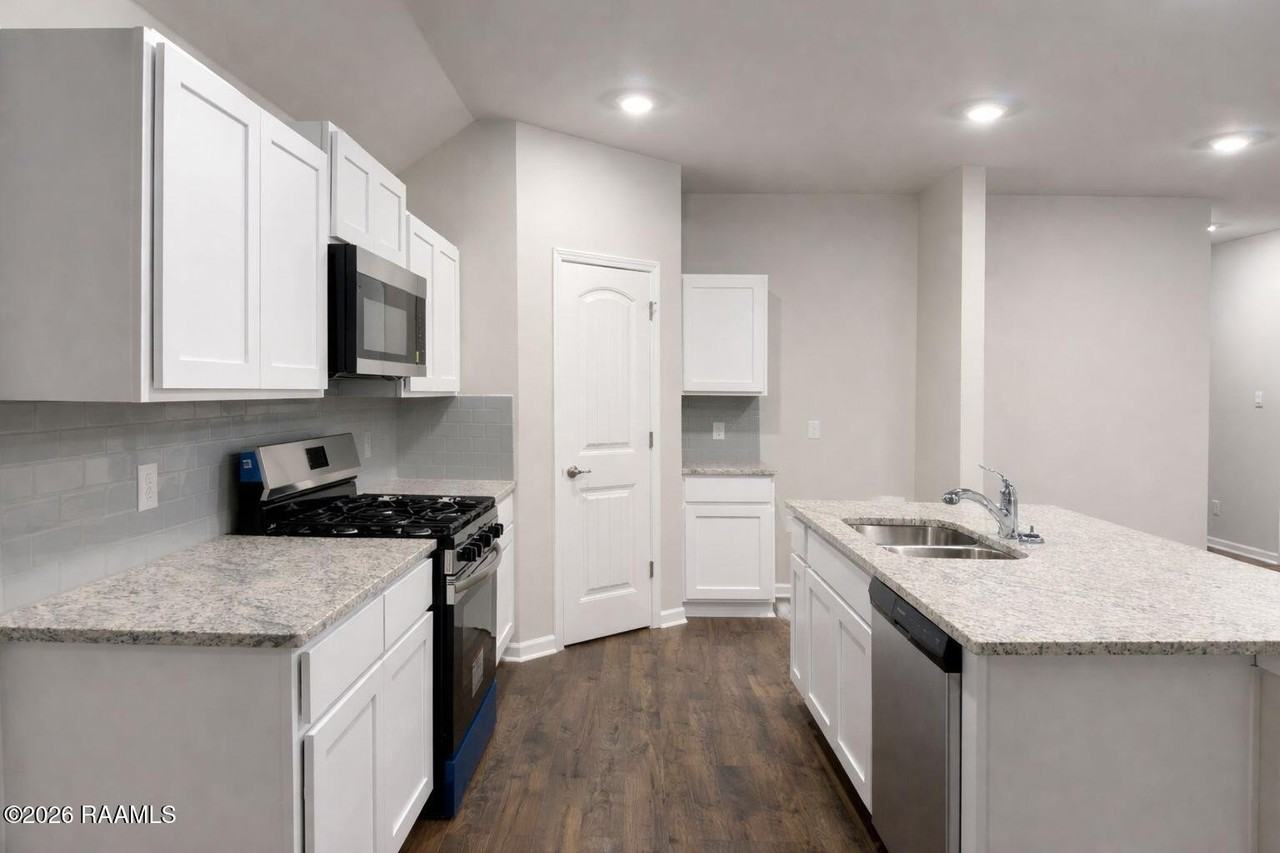 234 Oak Heights Dr - Photo 7 of 27