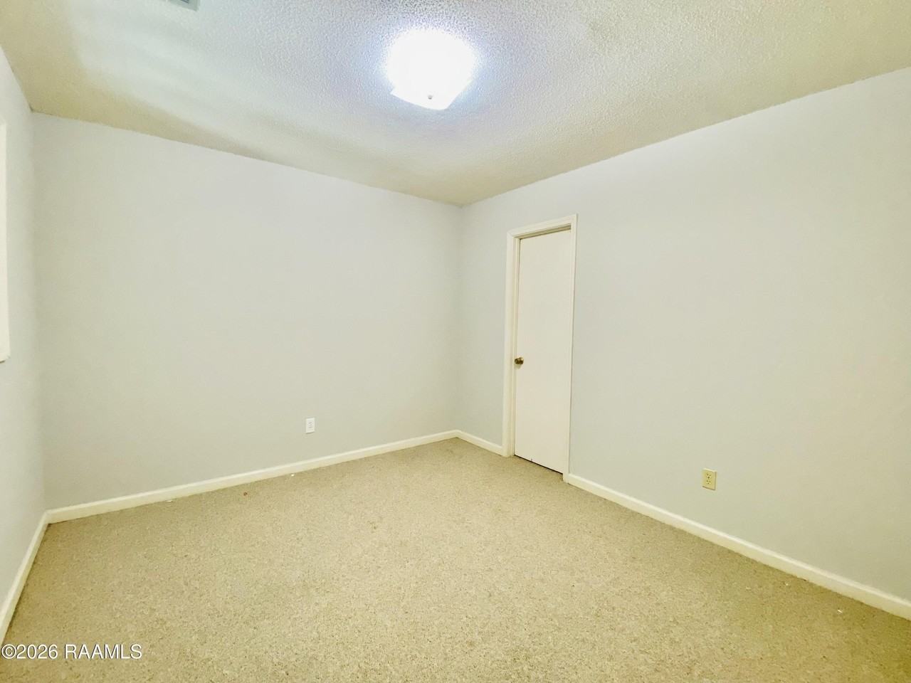 105 Williamsburg Cir Apt B #B - Photo 6 of 12