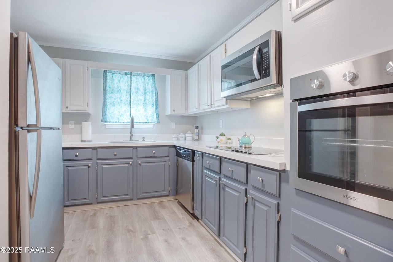 114 Carlin St - Photo 5 of 12