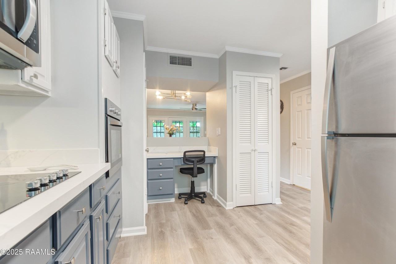 114 Carlin St - Photo 6 of 12