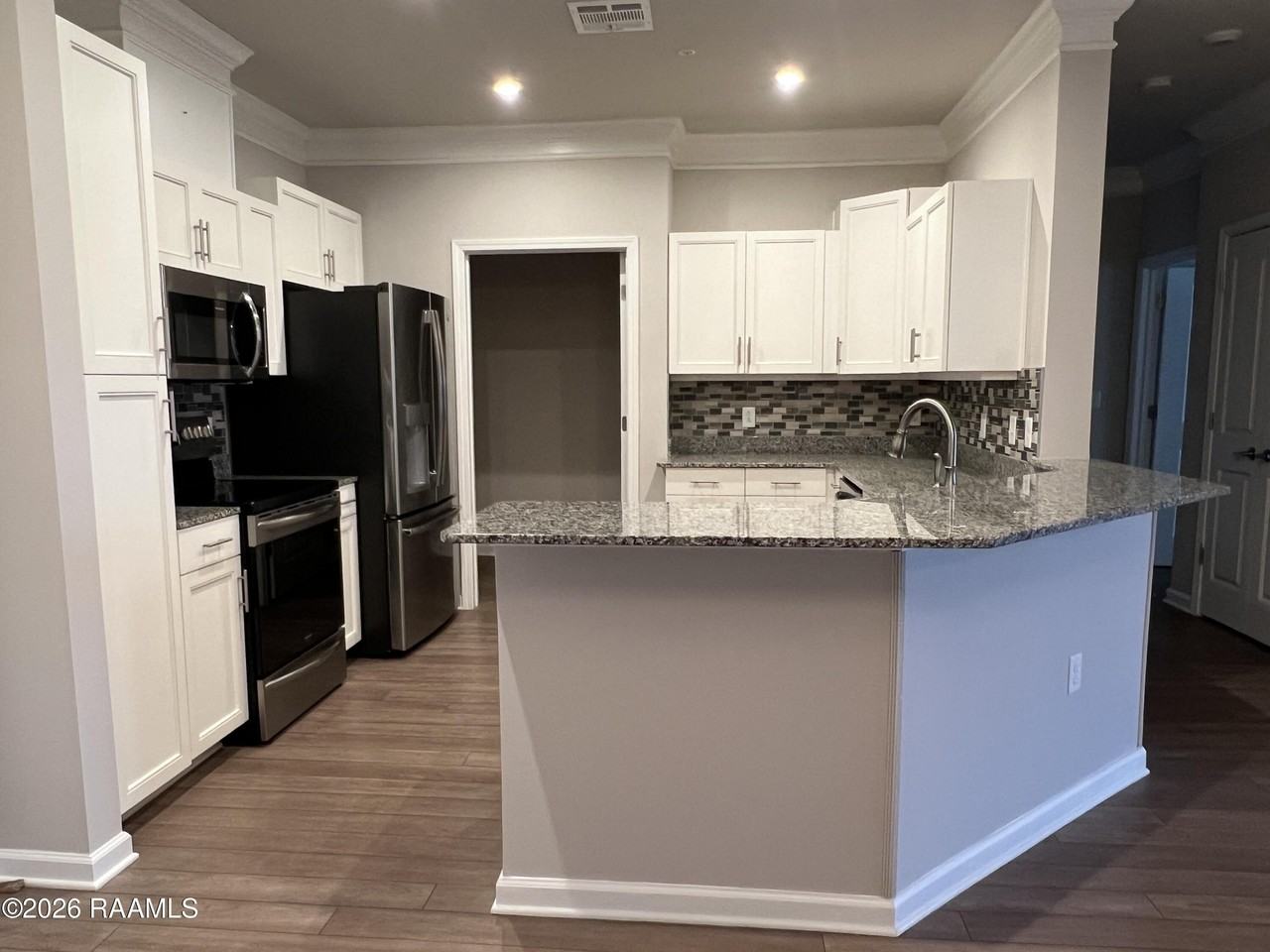 1521 Camellia Blvd Apt 2204 #2204 - Photo 5 of 26