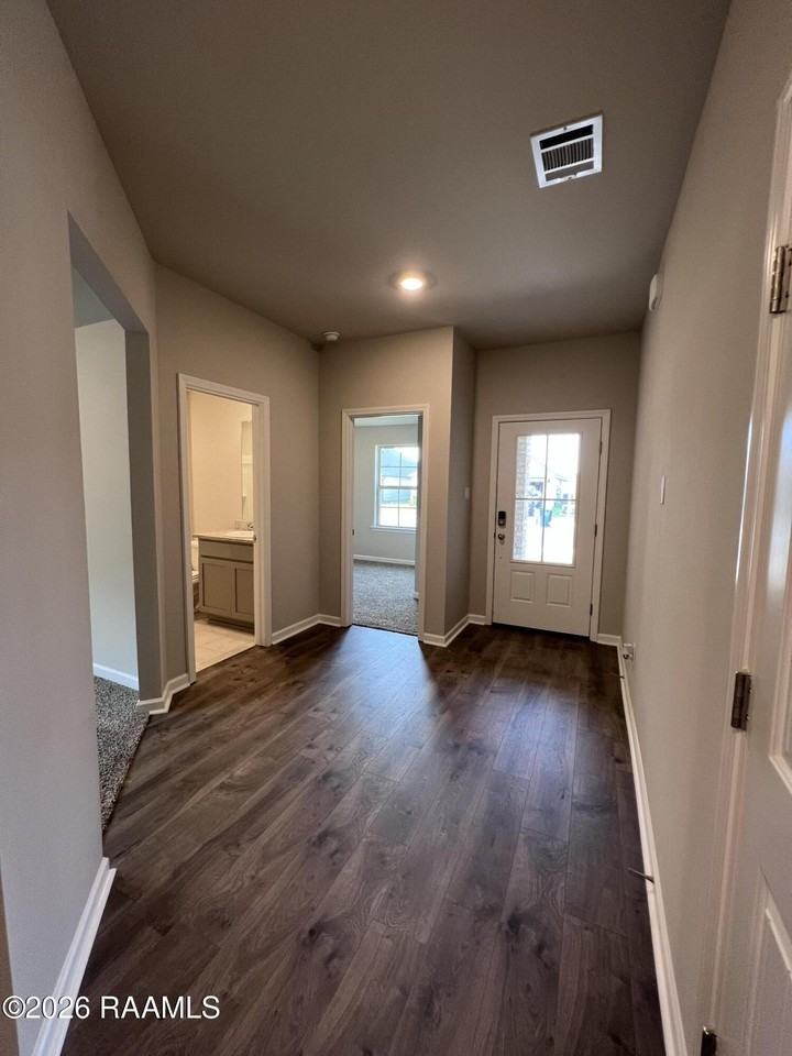 111 Still Lake Dr - Photo 5 of 11