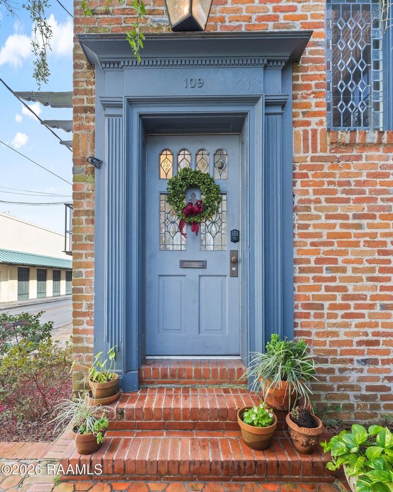 109 French St - Photo 4 of 33