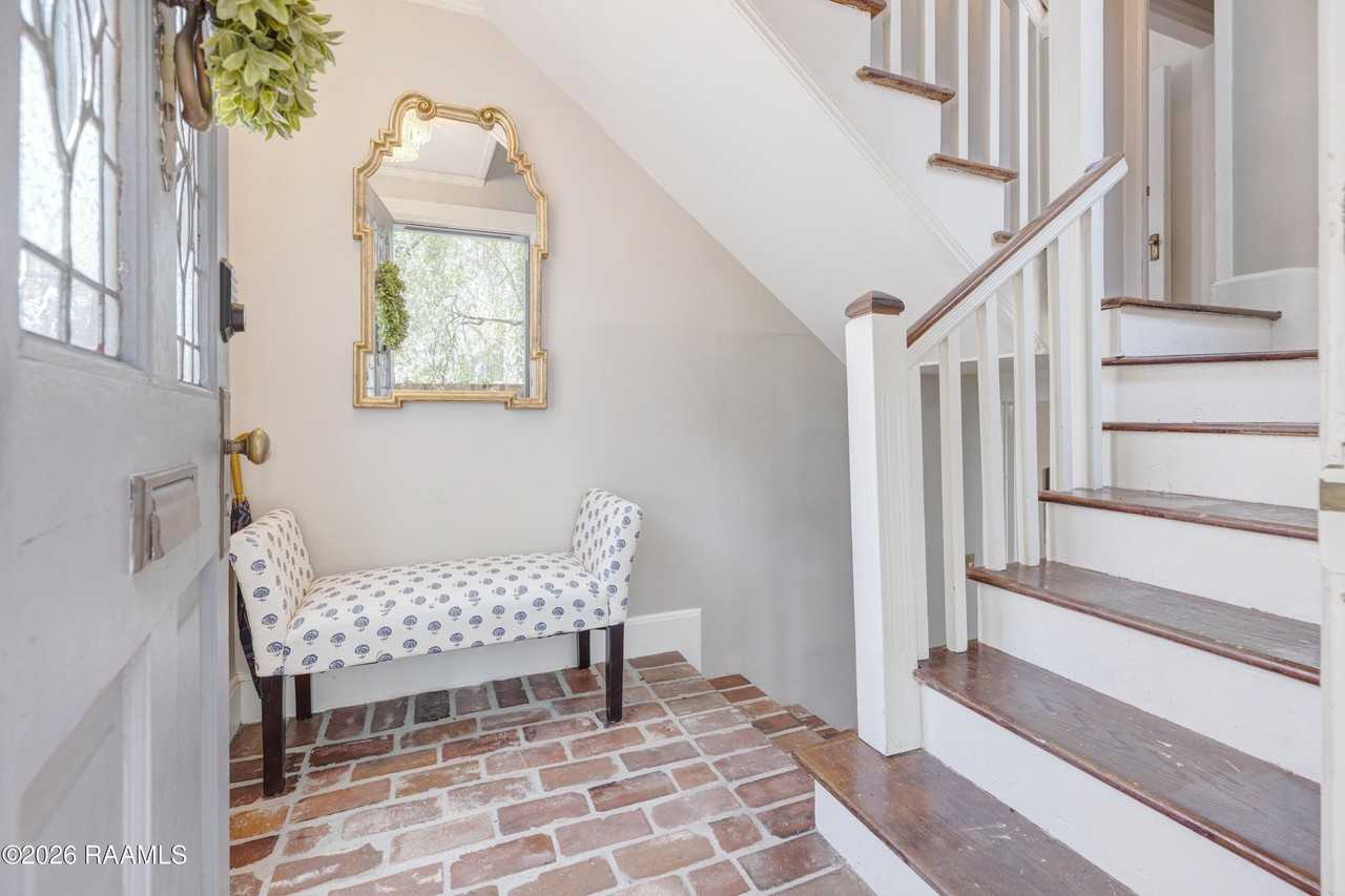 109 French St - Photo 5 of 33