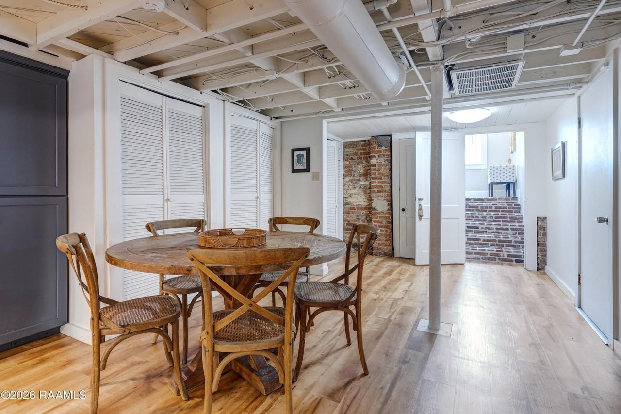 109 French St - Photo 6 of 33