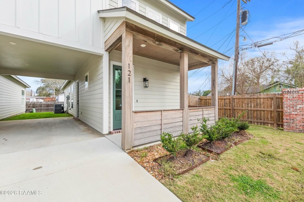 121 Mayberry Grove St - Photo 2 of 37