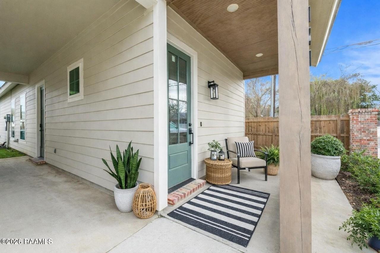 121 Mayberry Grove St - Photo 3 of 37