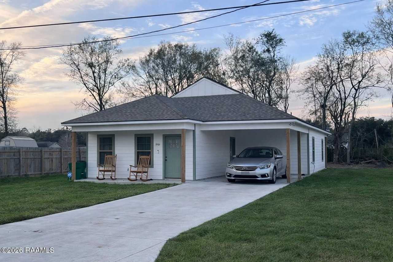 1061 Madeline Hts - Photo 2 of 6