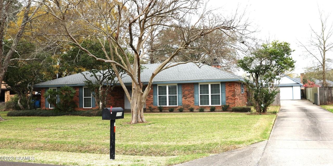 208 Bellemont Dr - Photo 2 of 34