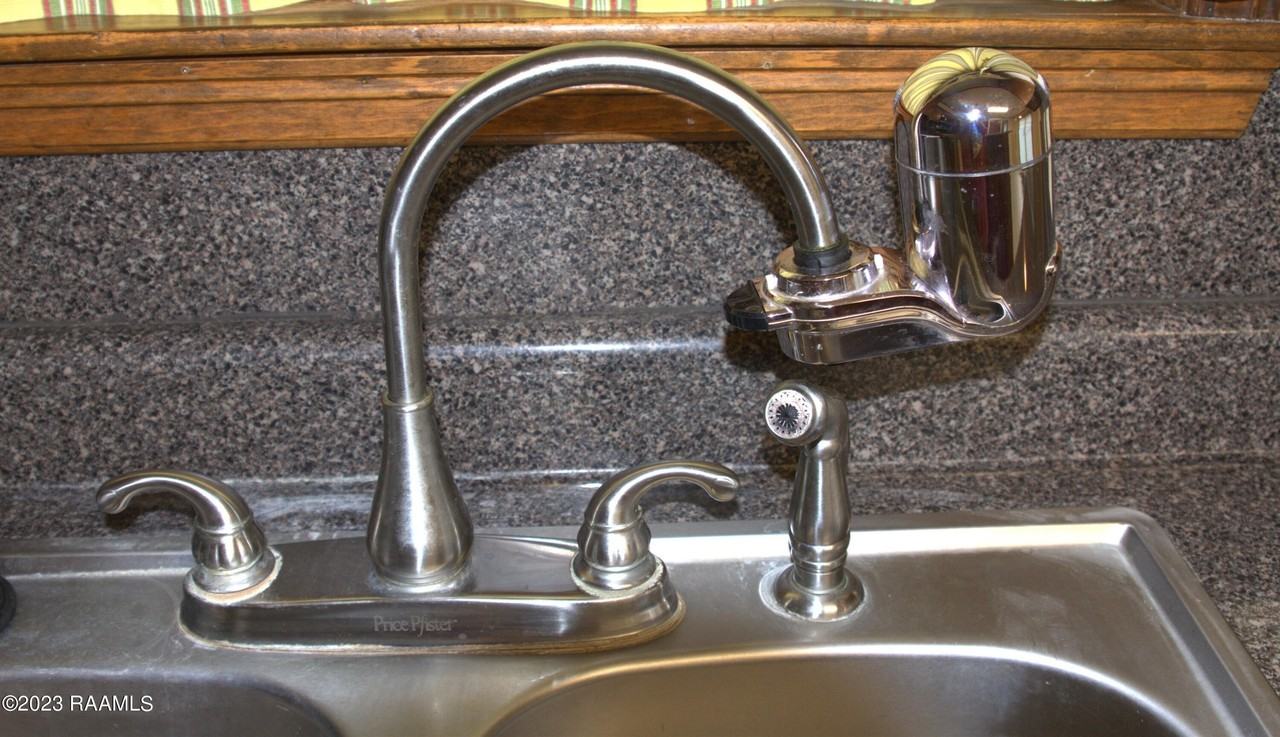 208 Bellemont Dr - Photo 6 of 34