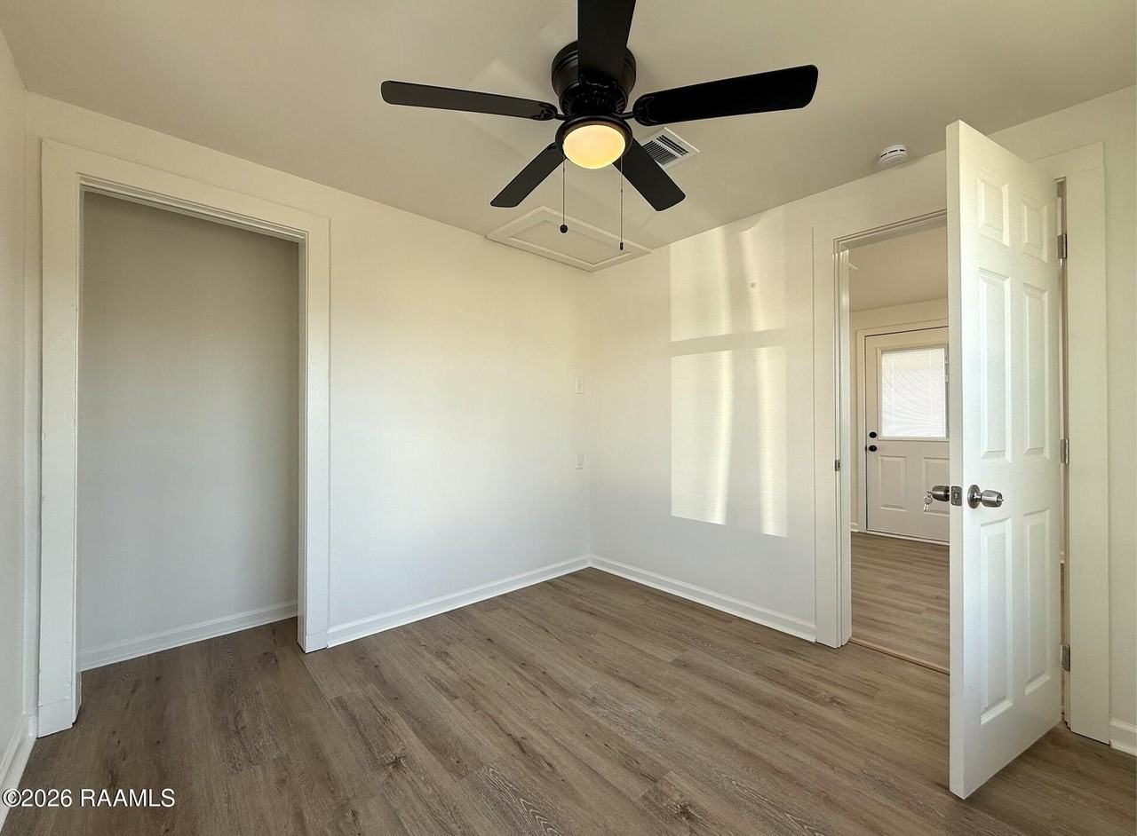 801 Cleveland St - Photo 4 of 13