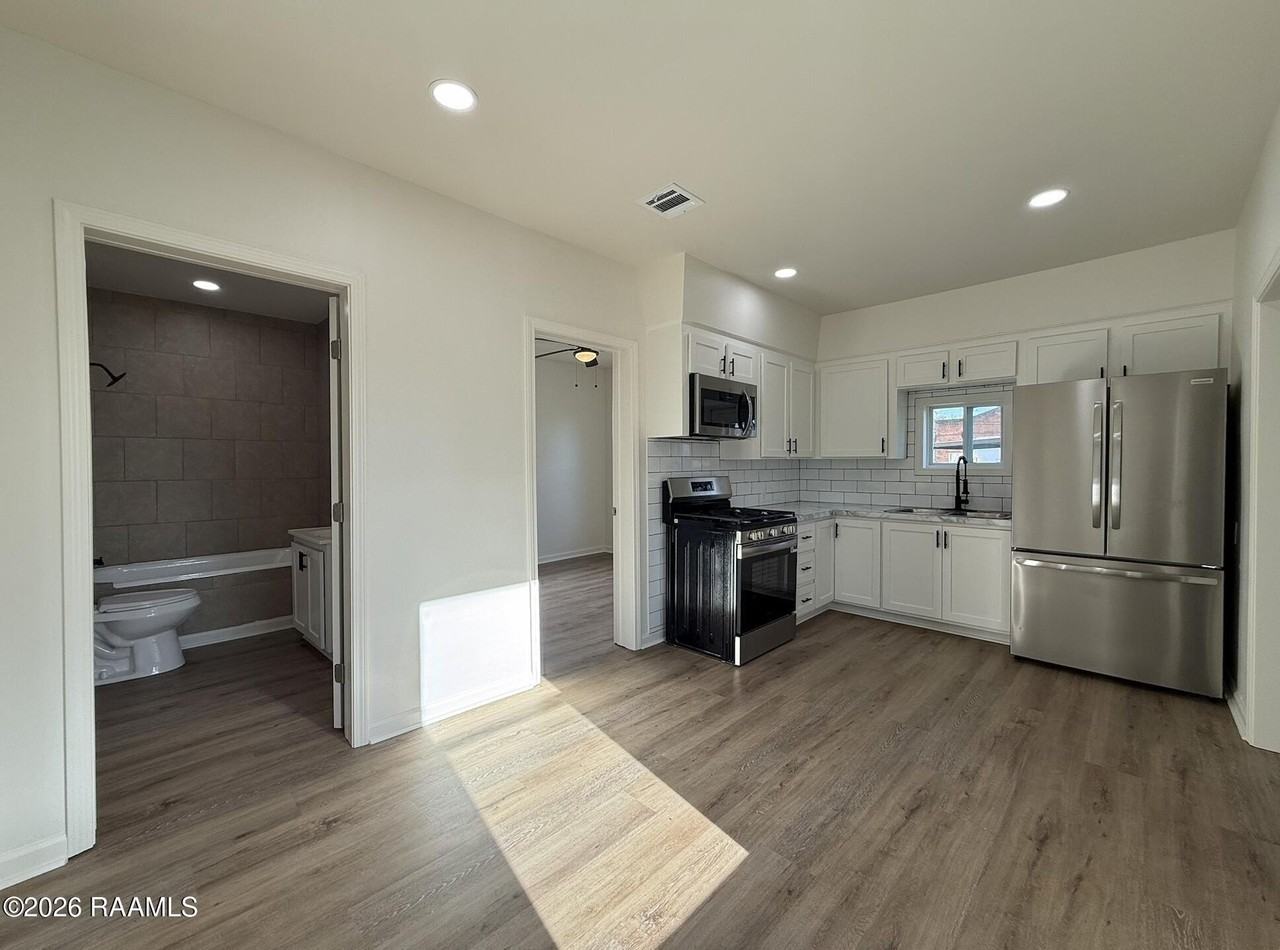 801 Cleveland St - Photo 6 of 13