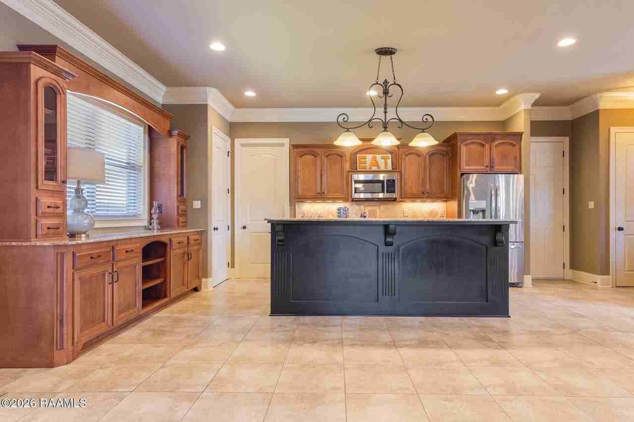 814 Flambant Dr - Photo 6 of 15