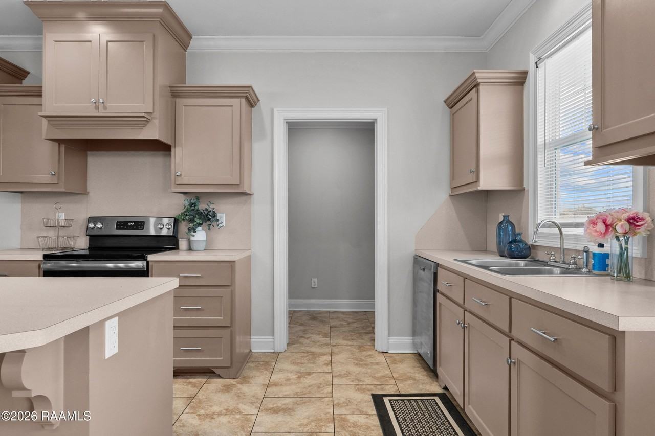 1007 Lillian Michel Dr - Photo 4 of 21