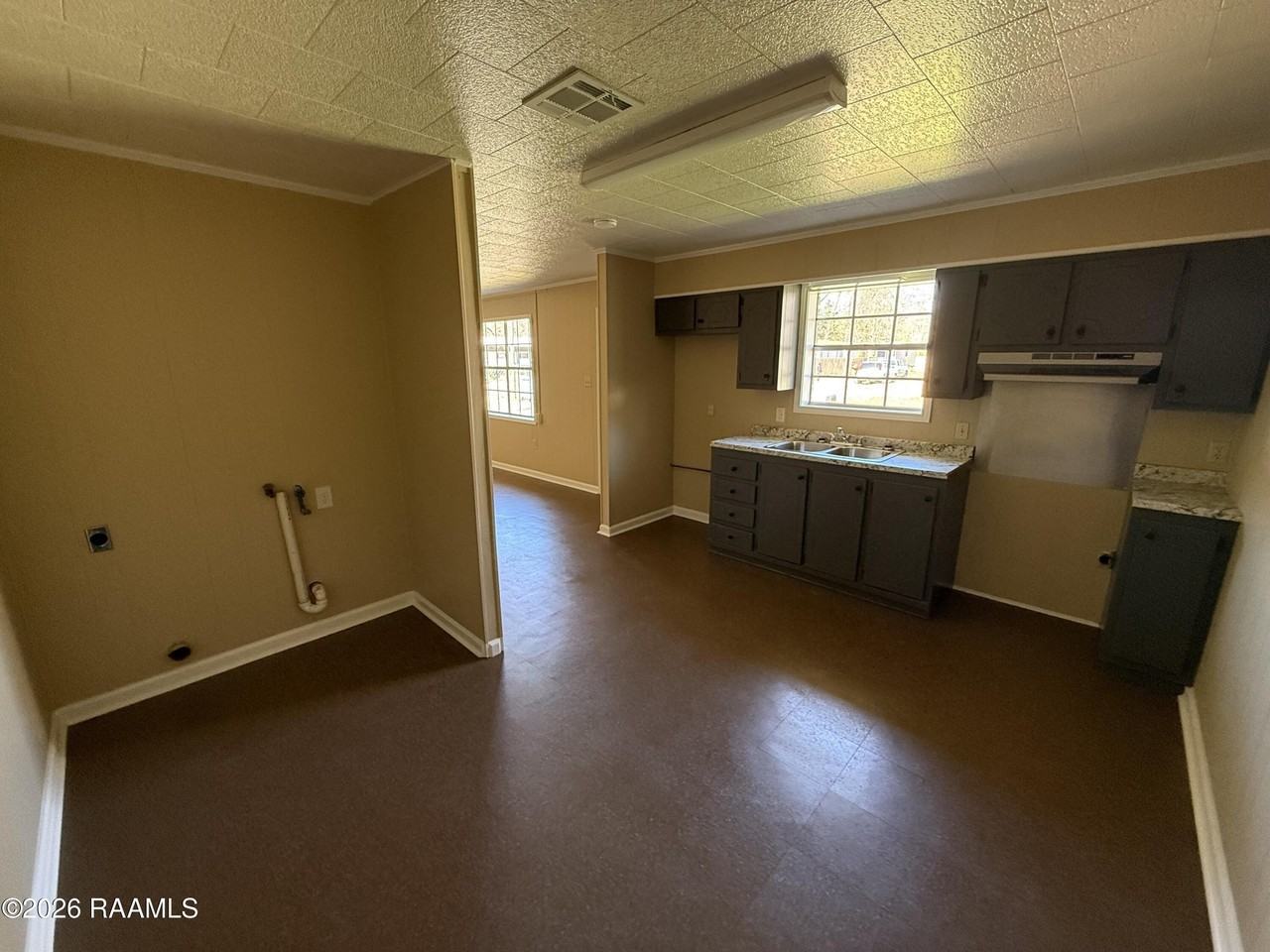 805 Joseph St - Photo 2 of 8