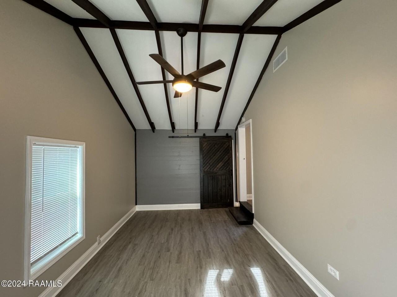 750 Saint Thomas St - Photo 7 of 13