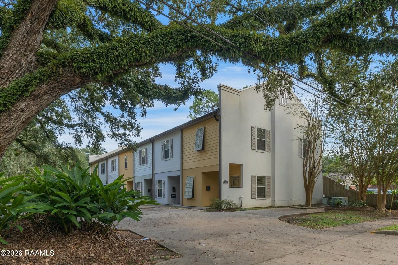 701 W Taft St Apt 7 #7 - Photo 2 of 20