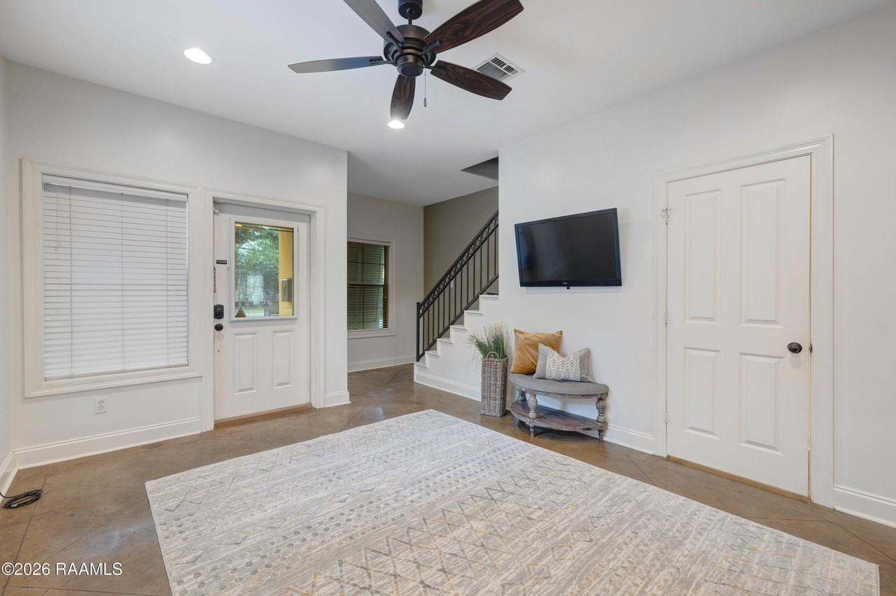 701 W Taft St Apt 7 #7 - Photo 5 of 20