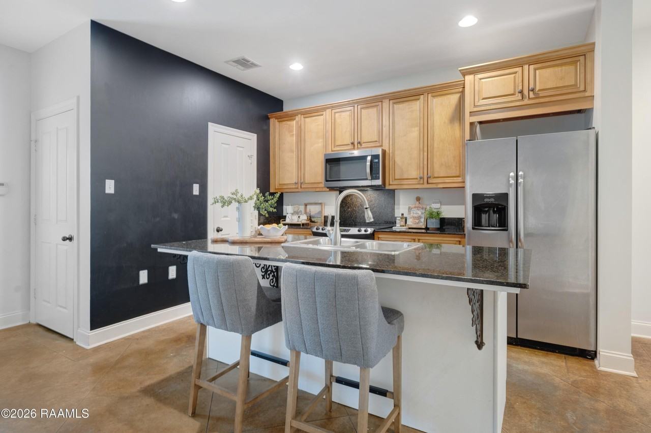 701 W Taft St Apt 7 #7 - Photo 7 of 20