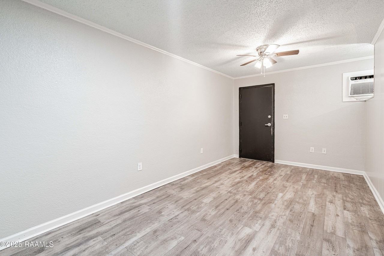 314 Deare St Apt 21 #21 - Photo 7 of 19