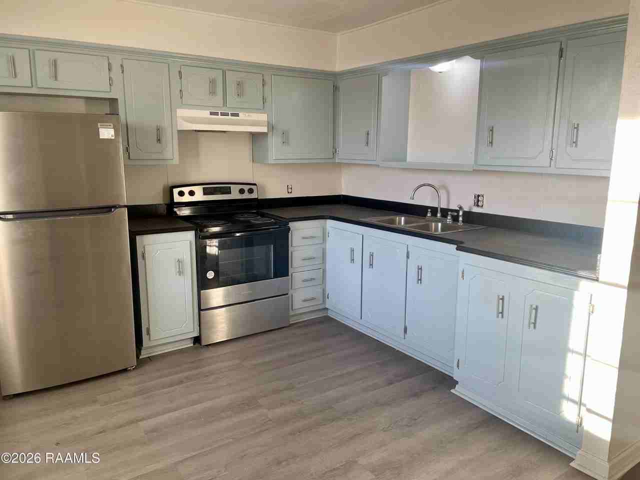 391 W Railroad St Unit 7 #7 - Photo 2 of 7