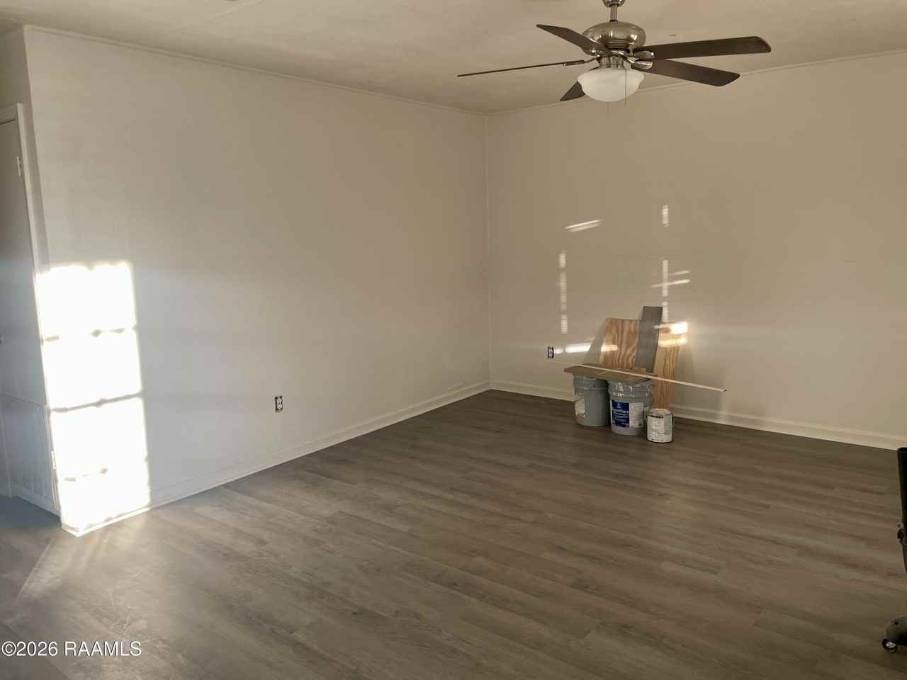 391 W Railroad St Unit 7 #7 - Photo 3 of 7