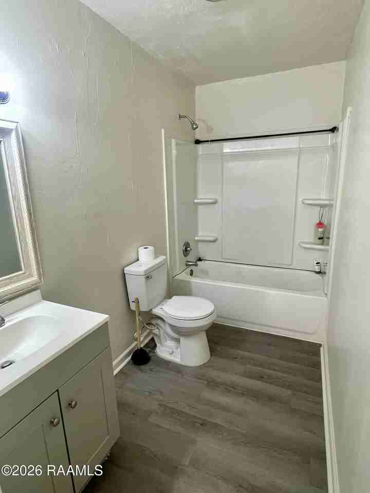 391 W Railroad St Unit 7 #7 - Photo 5 of 7