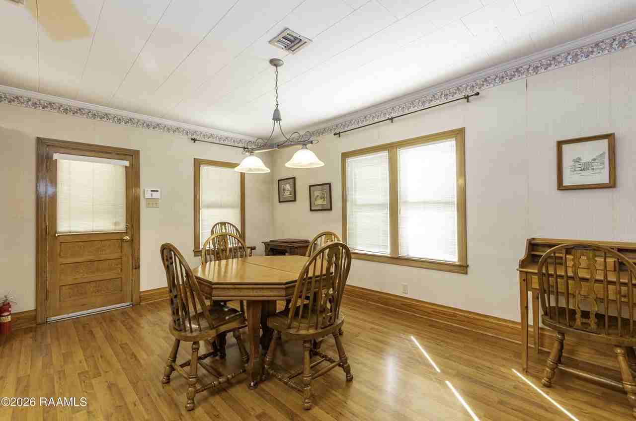 620 W Main St - Photo 6 of 22