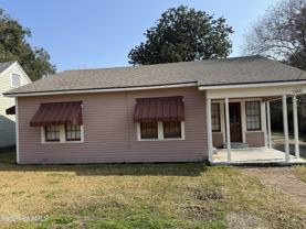 1322 W University Ave - Photo 1 of 1