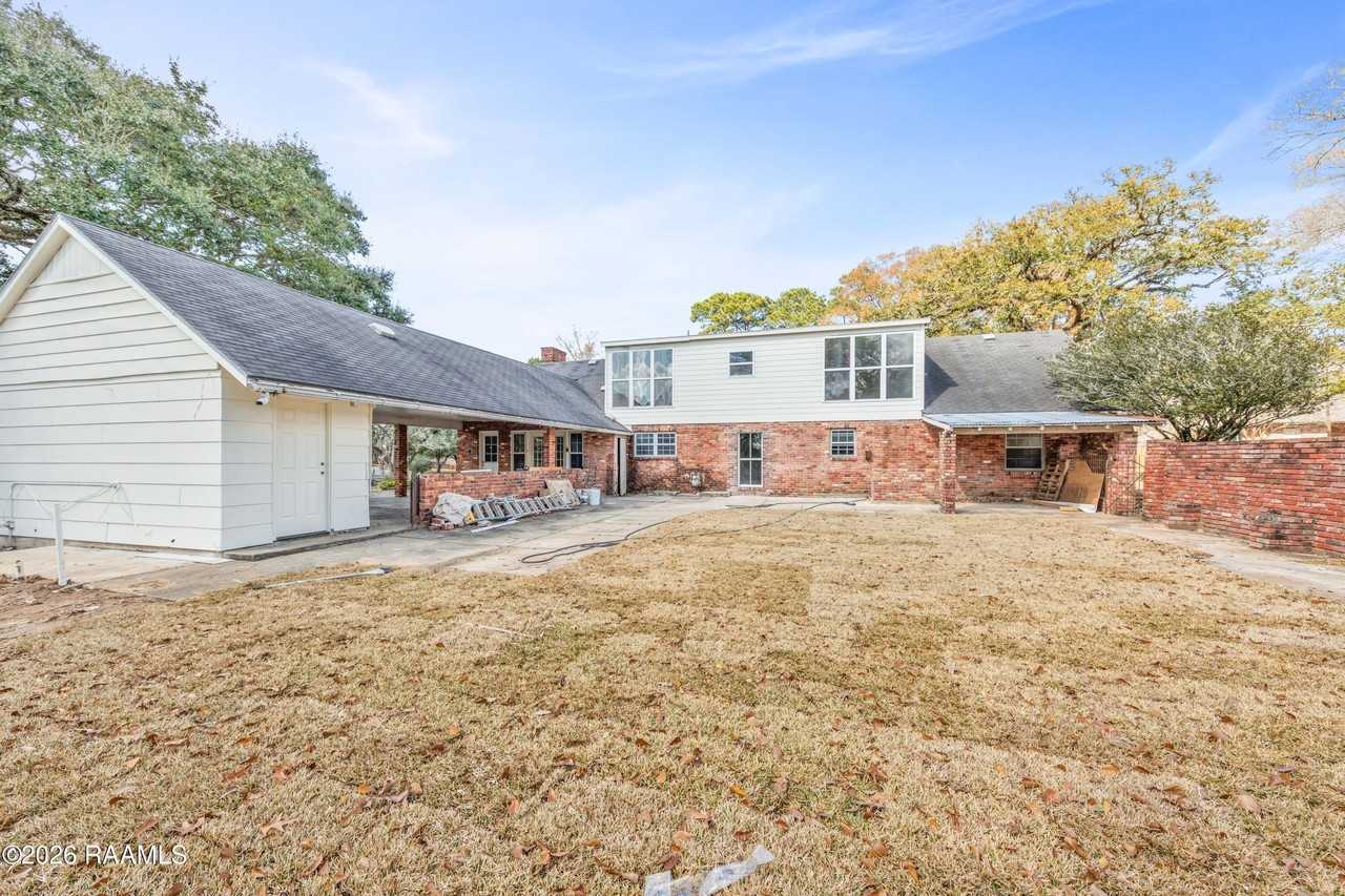 1401 E Bayou Pkwy - Photo 7 of 41