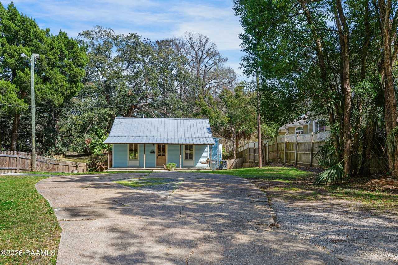 421 E Main St - Photo 2 of 23