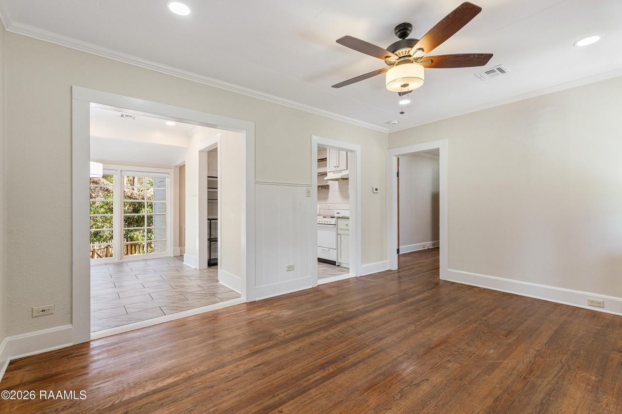 421 E Main St - Photo 3 of 23