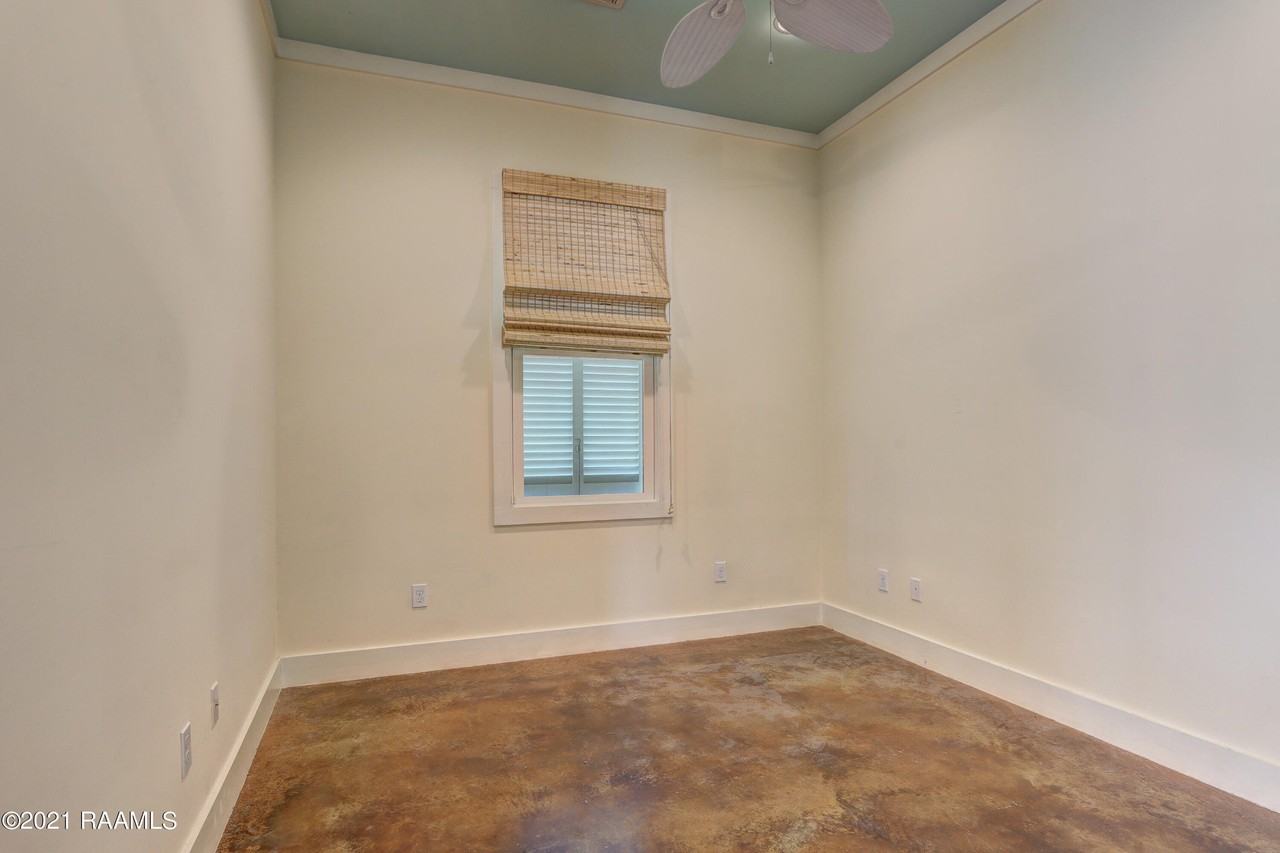 108 Beaulac Ln - Photo 4 of 24