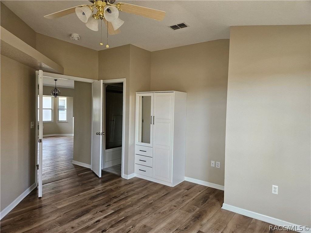 2137 N Brentwood Cir - Photo 5 of 24