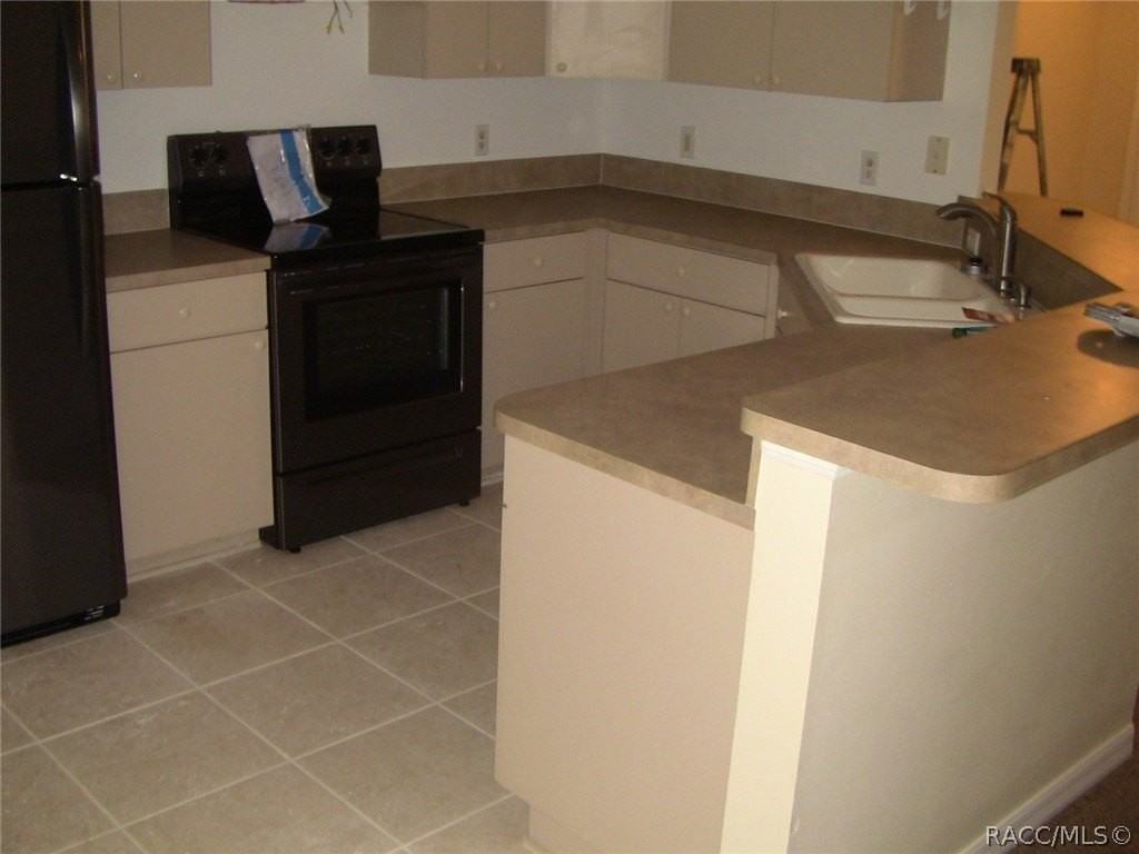 10215 N Biscayne Dr - Photo 2 of 29