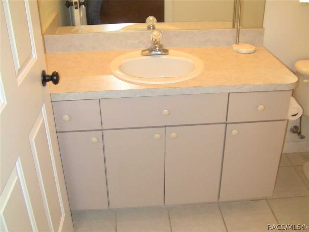 10215 N Biscayne Dr - Photo 7 of 29