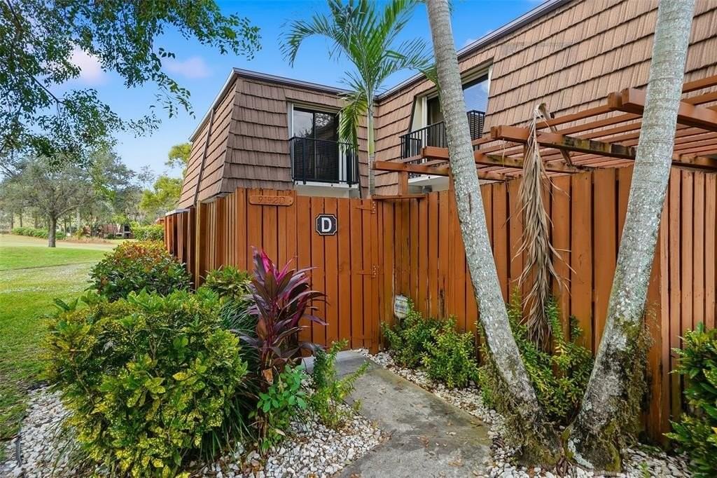 9142 Sw 23rd St #D - Photo 2 of 27