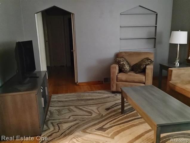 1127 Hoffman Ave - Photo 2 of 19