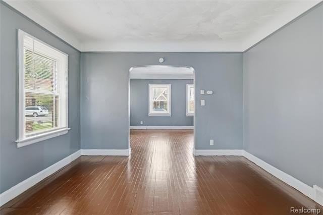 5767 Berkshire St - Photo 4 of 20