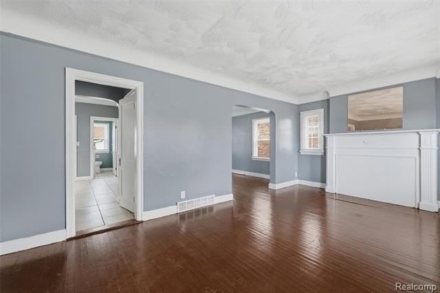 5767 Berkshire St - Photo 5 of 20