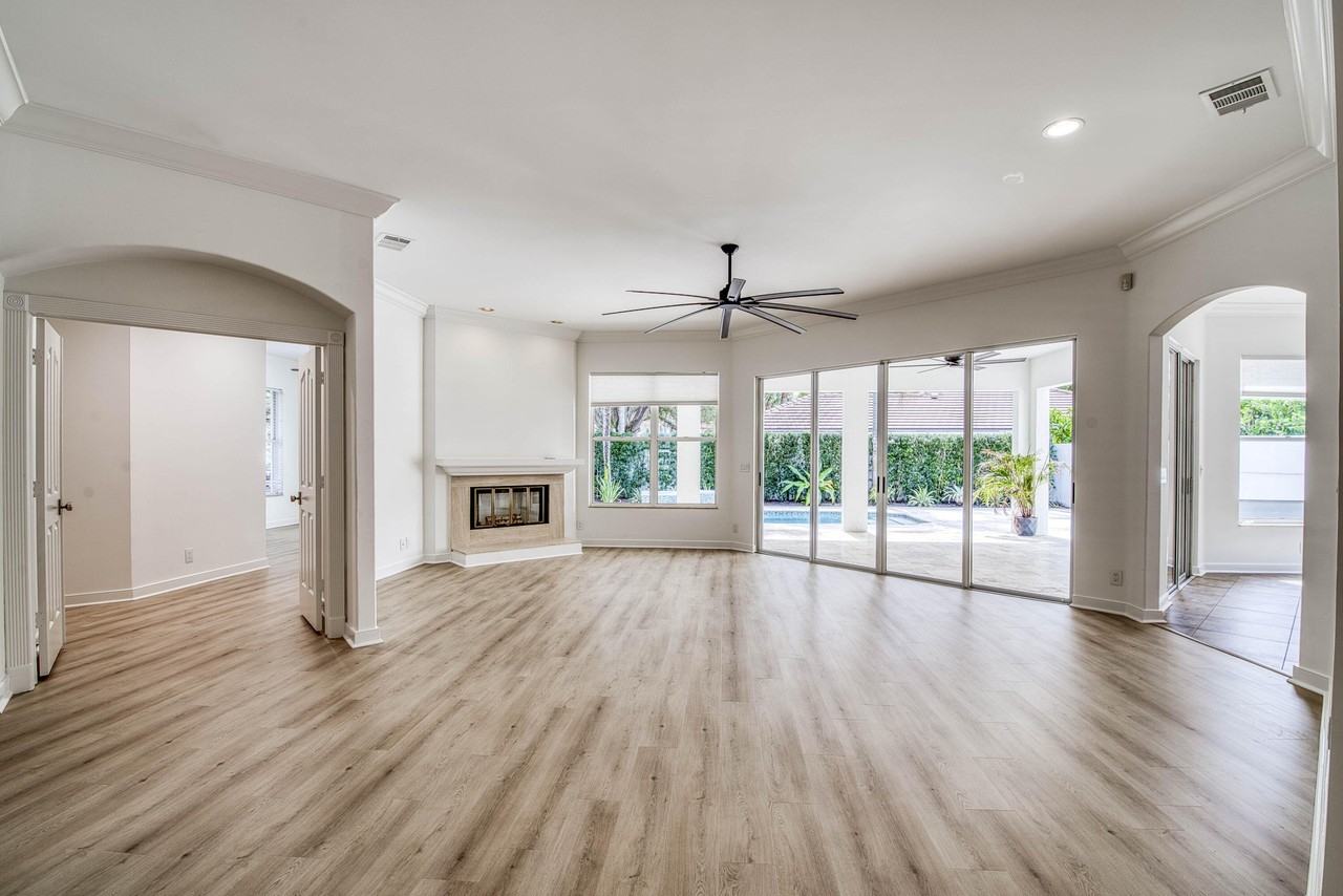 6163 Winding Lake Dr - Photo 4 of 22