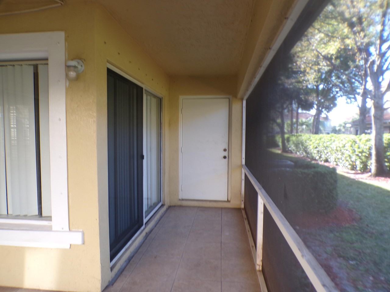 1620 Cetona Dr - Photo 4 of 6