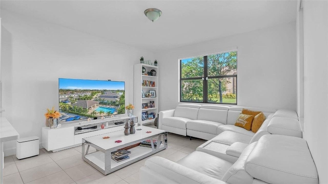 304 Nw 36th Ave - Photo 4 of 43