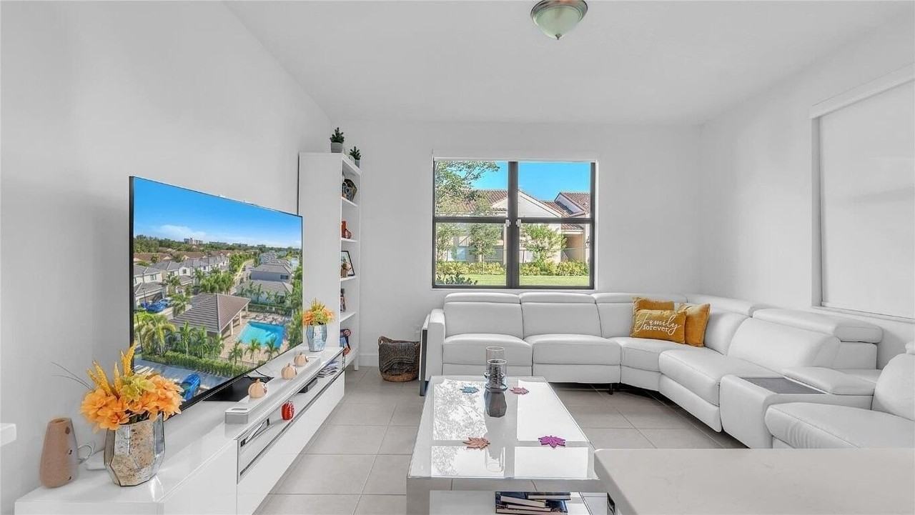 304 Nw 36th Ave - Photo 5 of 43