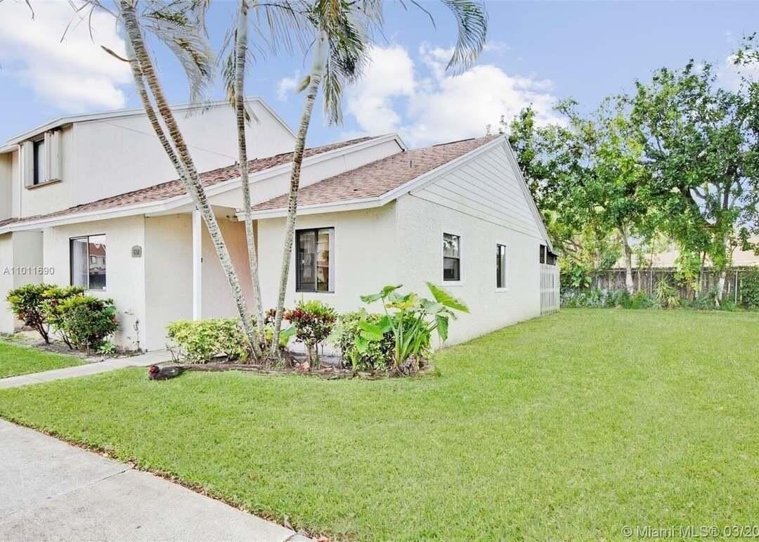 6508 Dockside Cir - Photo 5 of 9