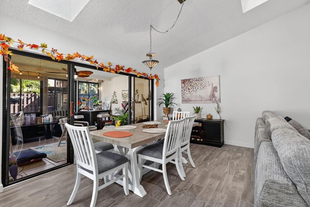 235 Sw 29th Ave - Photo 6 of 44