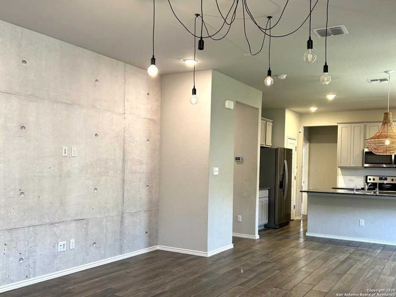 7879 Abbey Pl - Photo 5 of 23