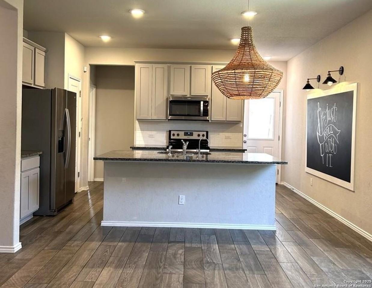 7879 Abbey Pl - Photo 6 of 23