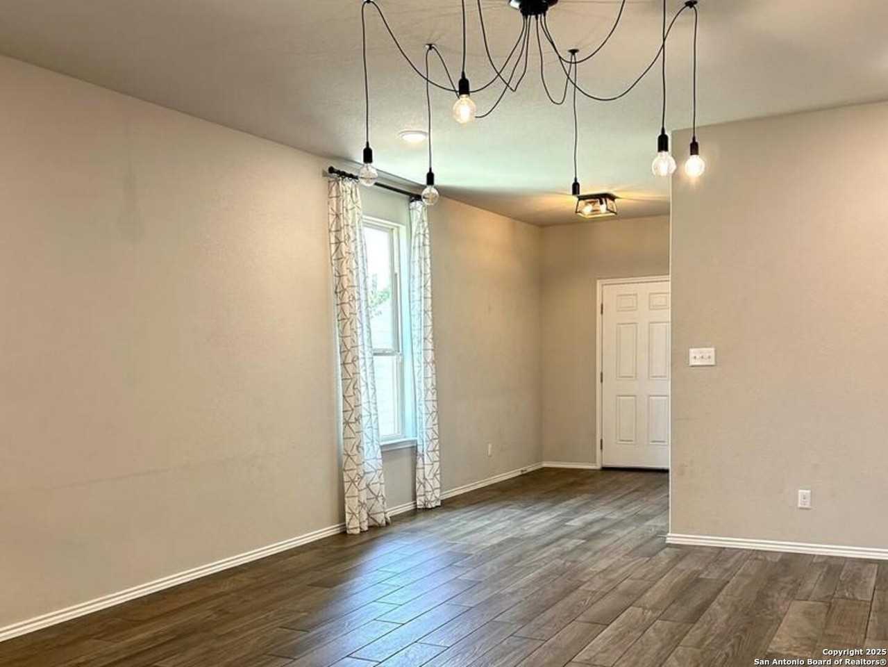 7879 Abbey Pl - Photo 7 of 23